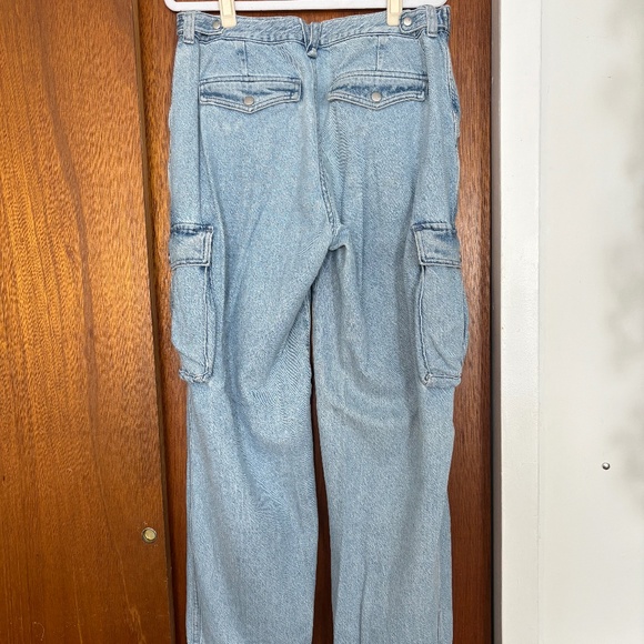 Low-Slung Straight Cargo Jeans in Coleman Wash - Picture 4 of 7